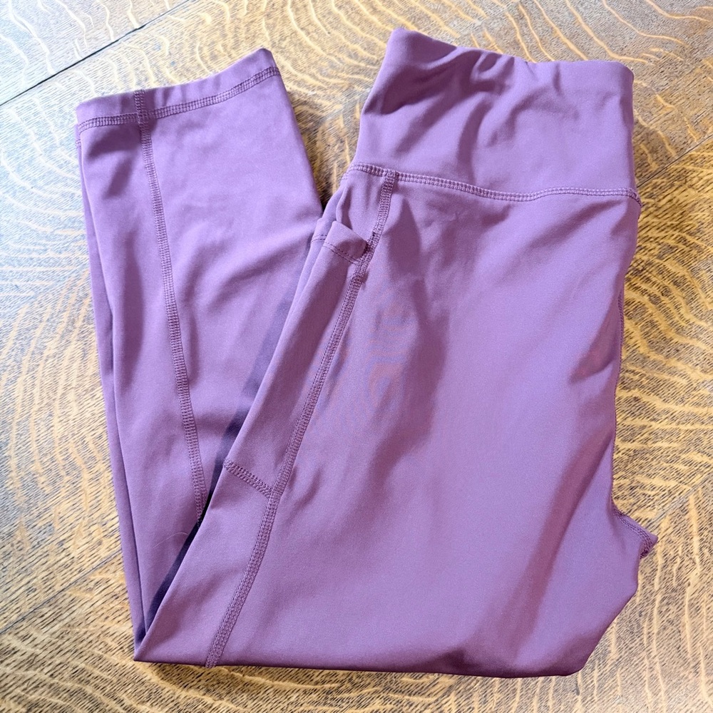 Avia Mauve High-Rise Capri Length Athletic Leggings